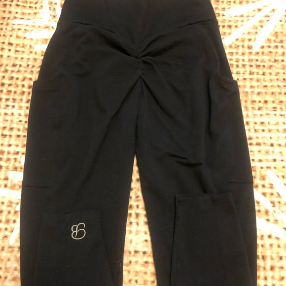 🖤SOLD🖤Like new bombshell contour leggings - Picture 6 of 7